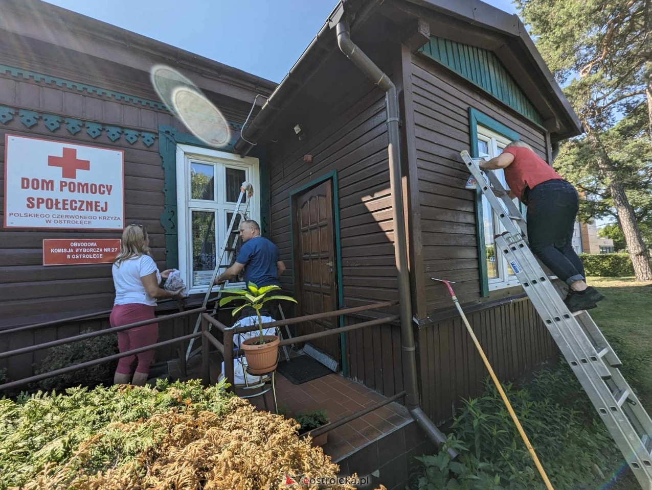 Wspólna alcka WOŚP i SP nr 5 w DPS PCK [08.06.2024] - zdjęcie #12 - eOstroleka.pl