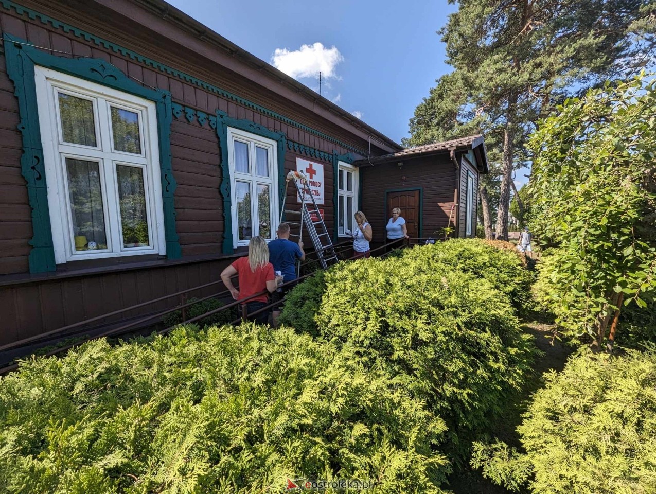 Wspólna alcka WOŚP i SP nr 5 w DPS PCK [08.06.2024] - zdjęcie #11 - eOstroleka.pl