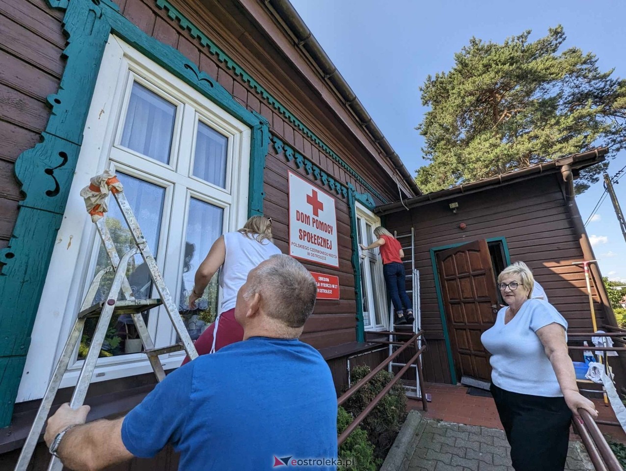 Wspólna alcka WOŚP i SP nr 5 w DPS PCK [08.06.2024] - zdjęcie #10 - eOstroleka.pl