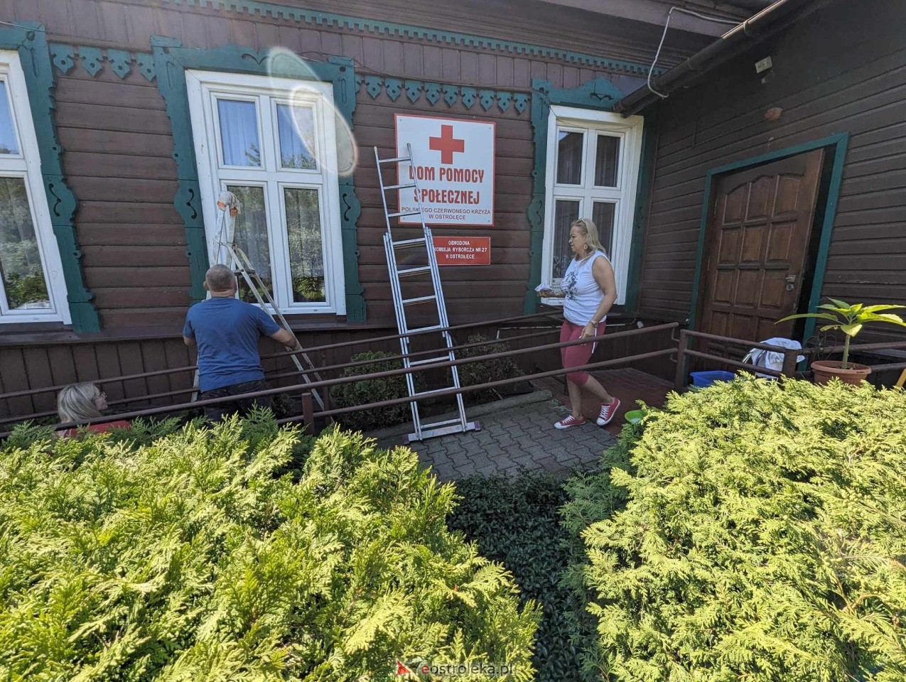 Wspólna alcka WOŚP i SP nr 5 w DPS PCK [08.06.2024] - zdjęcie #9 - eOstroleka.pl