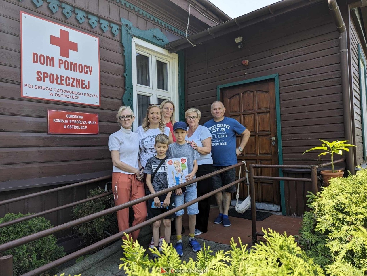 Wspólna alcka WOŚP i SP nr 5 w DPS PCK [08.06.2024] - zdjęcie #8 - eOstroleka.pl