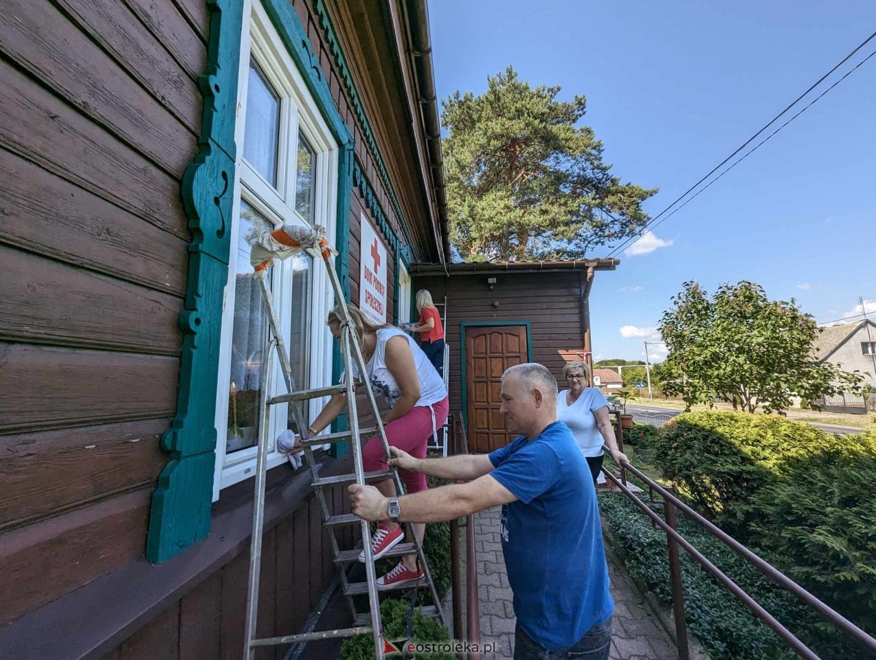 Wspólna alcka WOŚP i SP nr 5 w DPS PCK [08.06.2024] - zdjęcie #4 - eOstroleka.pl