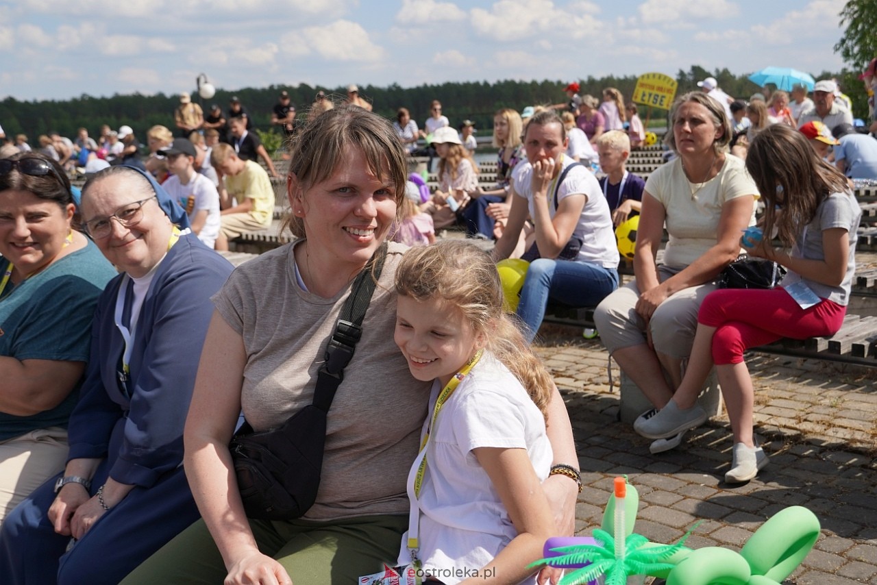 2. Diecezjalny Dzień Dziecka w Kurpiowskiej Krainie – na scenie Arka Noego [8.06.2024] - zdjęcie #84 - eOstroleka.pl