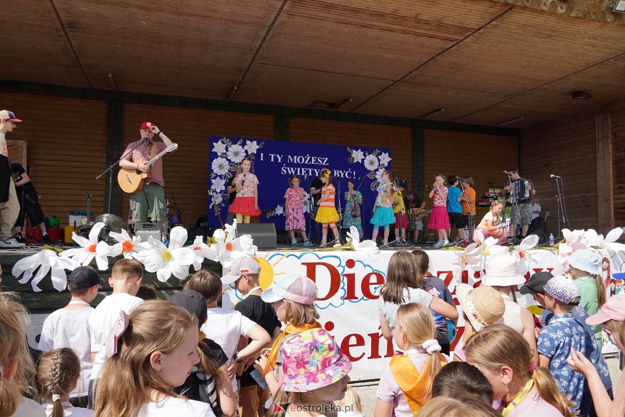 2. Diecezjalny Dzień Dziecka w Kurpiowskiej Krainie – na scenie Arka Noego [8.06.2024] - zdjęcie #40 - eOstroleka.pl