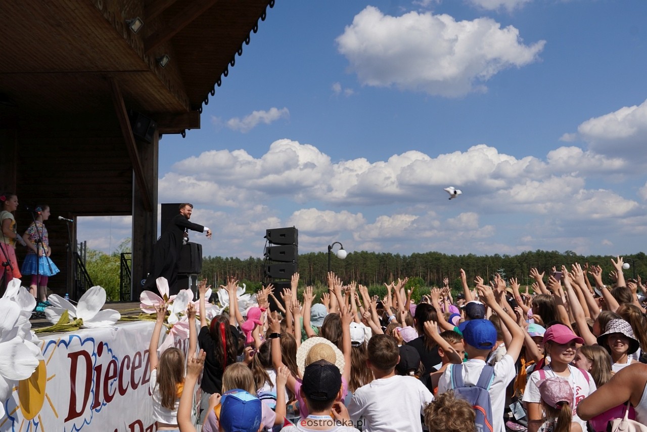 2. Diecezjalny Dzień Dziecka w Kurpiowskiej Krainie – na scenie Arka Noego [8.06.2024] - zdjęcie #15 - eOstroleka.pl