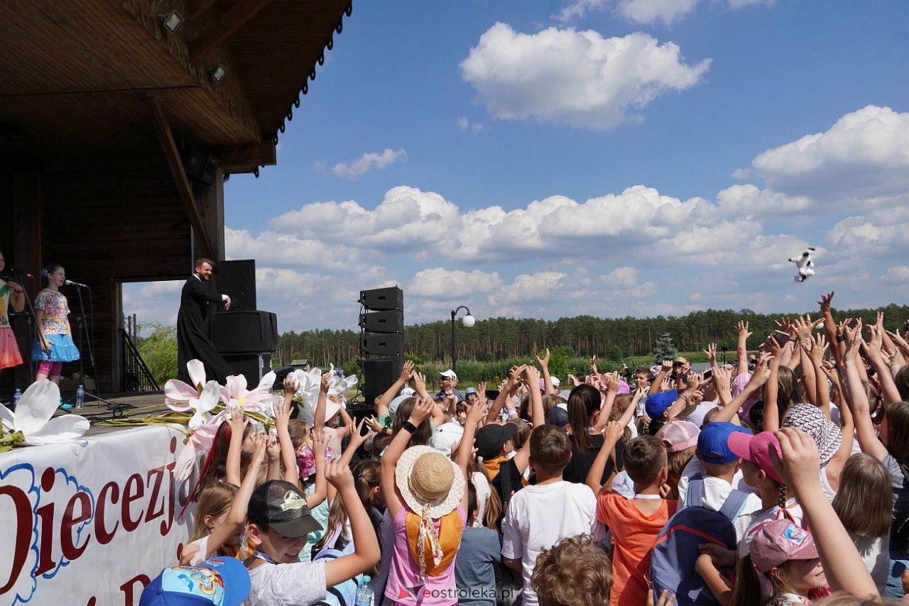 2. Diecezjalny Dzień Dziecka w Kurpiowskiej Krainie – na scenie Arka Noego [8.06.2024] - zdjęcie #13 - eOstroleka.pl