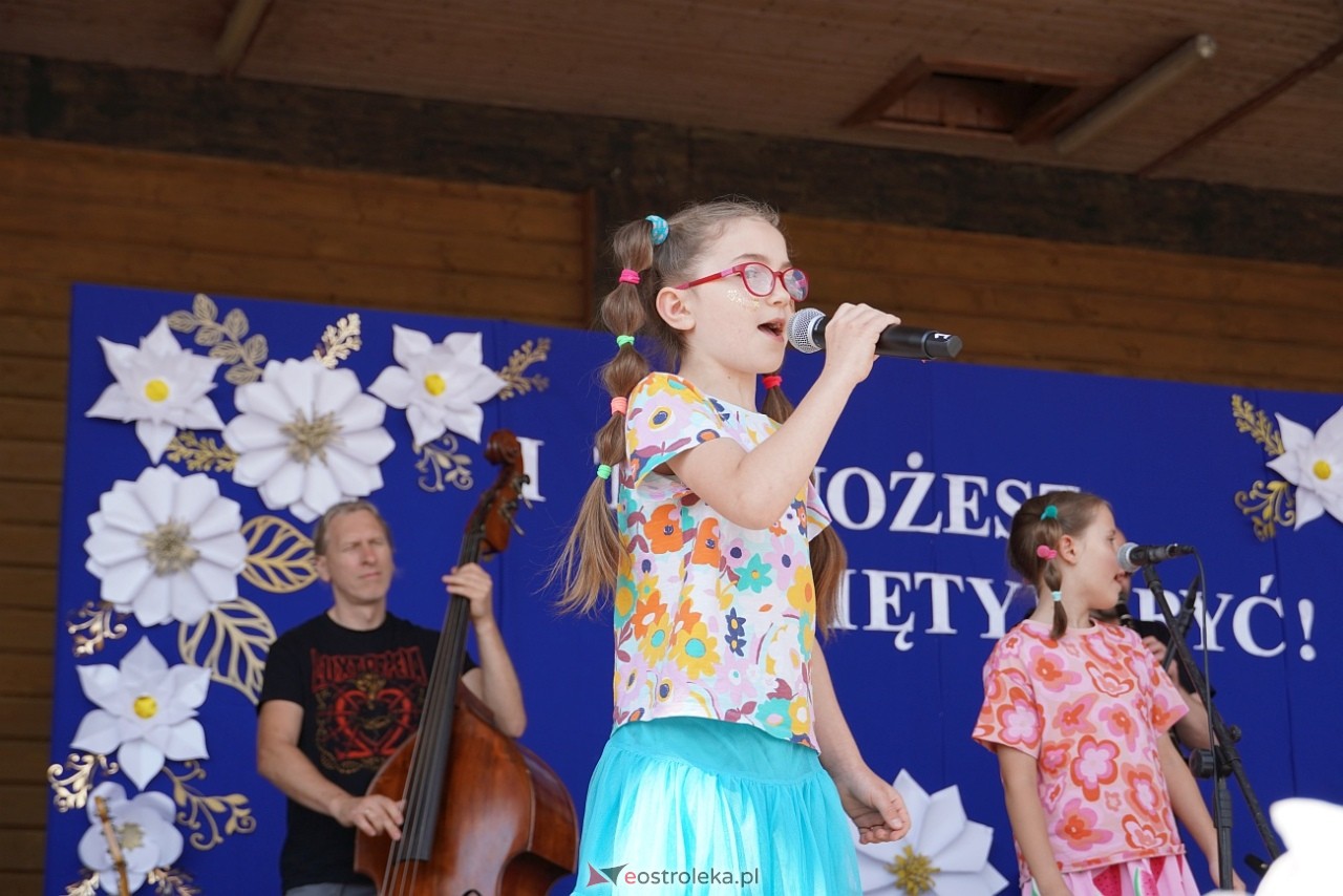2. Diecezjalny Dzień Dziecka w Kurpiowskiej Krainie – na scenie Arka Noego [8.06.2024] - zdjęcie #9 - eOstroleka.pl