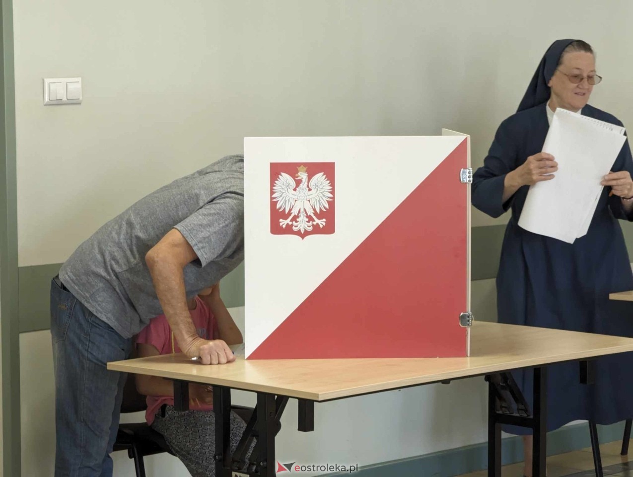 Wybory do Parlamentu Europejskiego w Ostrołęce [09.06.2024] - zdjęcie #18 - eOstroleka.pl