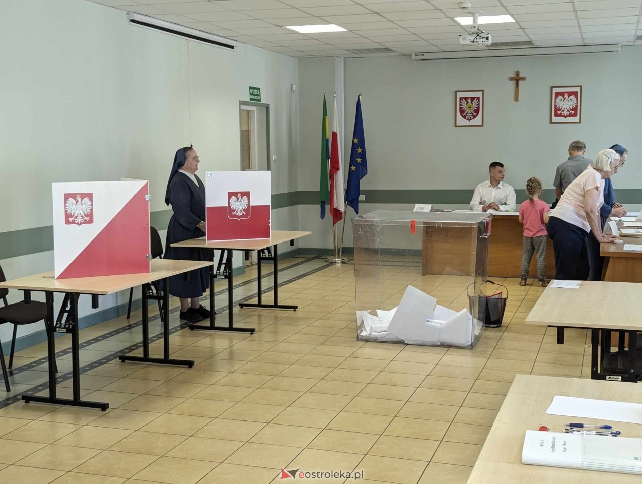 Wybory do Parlamentu Europejskiego w Ostrołęce [09.06.2024] - zdjęcie #9 - eOstroleka.pl