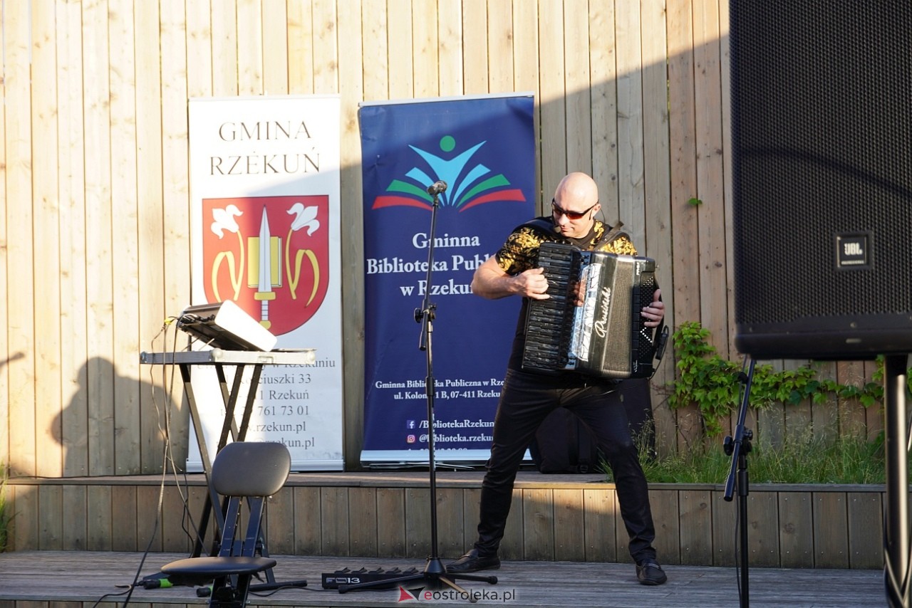 „Muzyczne Lato w Tężni”: Robert Prusiński Accordion Show [9.06.2024] - zdjęcie #82 - eOstroleka.pl