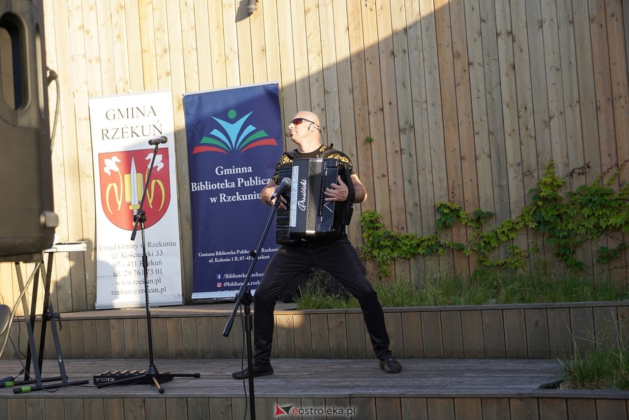 „Muzyczne Lato w Tężni”: Robert Prusiński Accordion Show [9.06.2024] - zdjęcie #80 - eOstroleka.pl