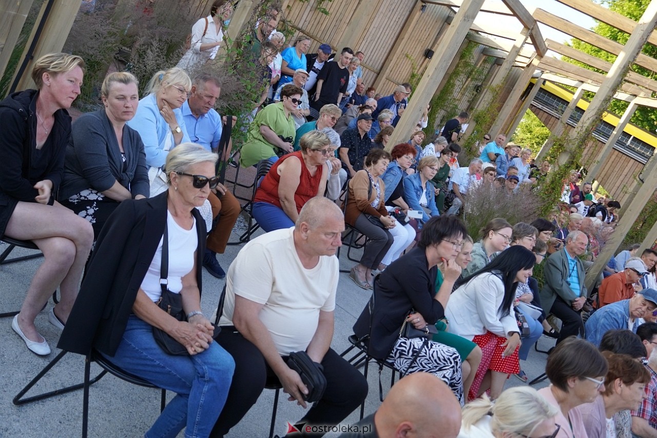 „Muzyczne Lato w Tężni”: Robert Prusiński Accordion Show [9.06.2024] - zdjęcie #59 - eOstroleka.pl