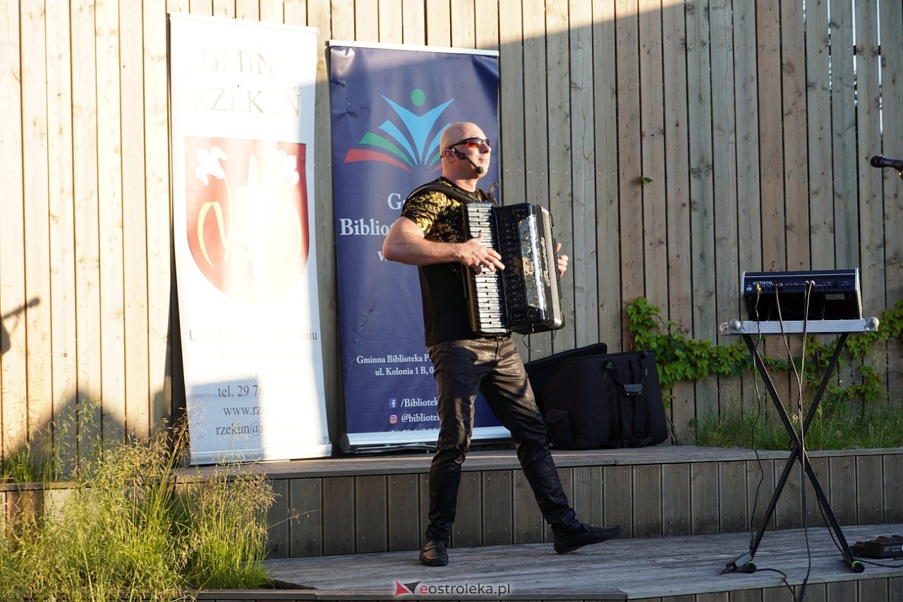 „Muzyczne Lato w Tężni”: Robert Prusiński Accordion Show [9.06.2024] - zdjęcie #54 - eOstroleka.pl
