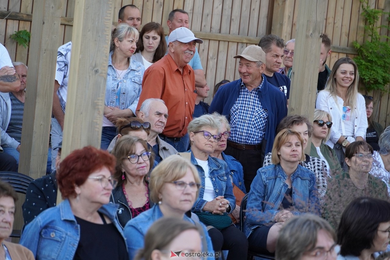 „Muzyczne Lato w Tężni”: Robert Prusiński Accordion Show [9.06.2024] - zdjęcie #29 - eOstroleka.pl