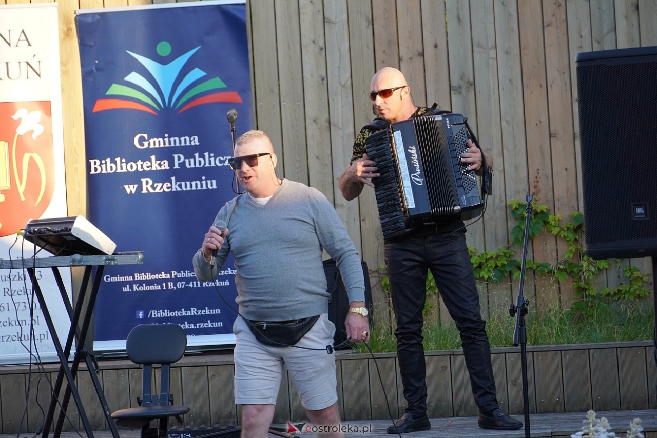 „Muzyczne Lato w Tężni”: Robert Prusiński Accordion Show [9.06.2024] - zdjęcie #2 - eOstroleka.pl