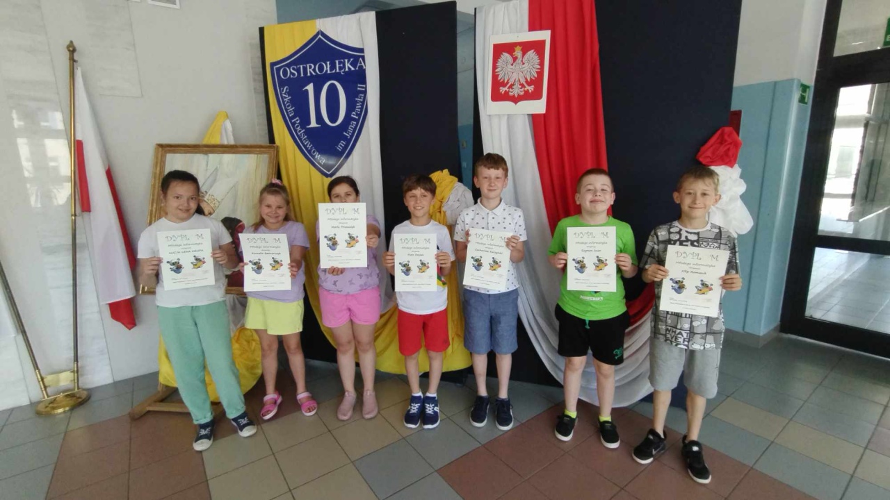 Wygrały konkurs „Nowoczesne Technologie w Służbie Nauki” i  przeprowadziły zajęcia - zdjęcie #28 - eOstroleka.pl