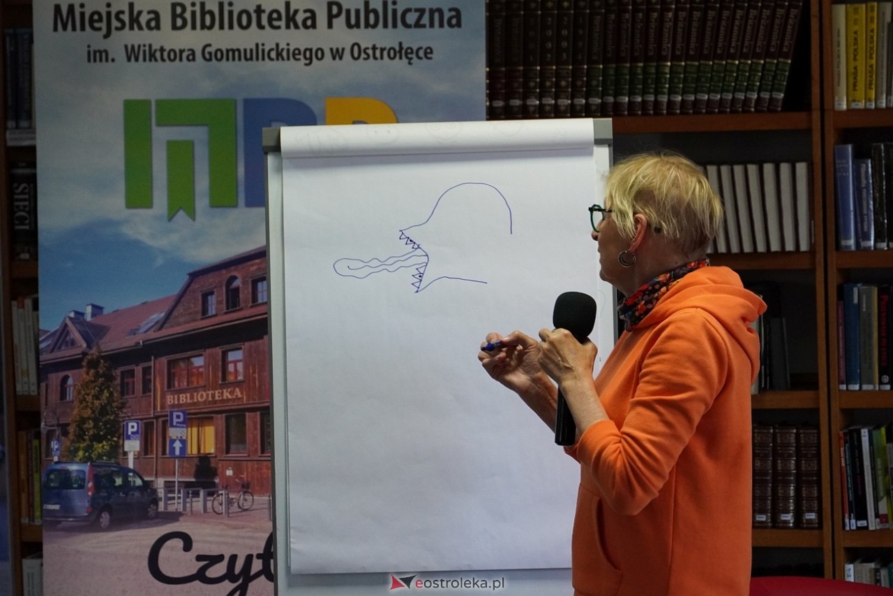 Spotkania z Joanną Olech w Miejskiej Bibliotece Publicznej w Ostrołęce [11.06.2024] - zdjęcie #18 - eOstroleka.pl