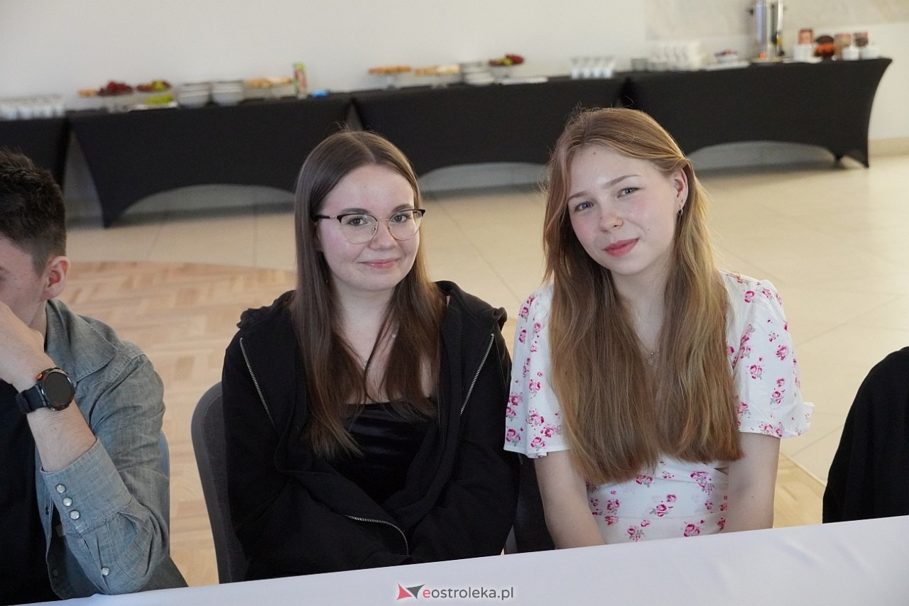 Erasmus Plus - wizyta uczniów z Rumunii i Turcji w III LO w Ostrołęce - zdjęcie #40 - eOstroleka.pl