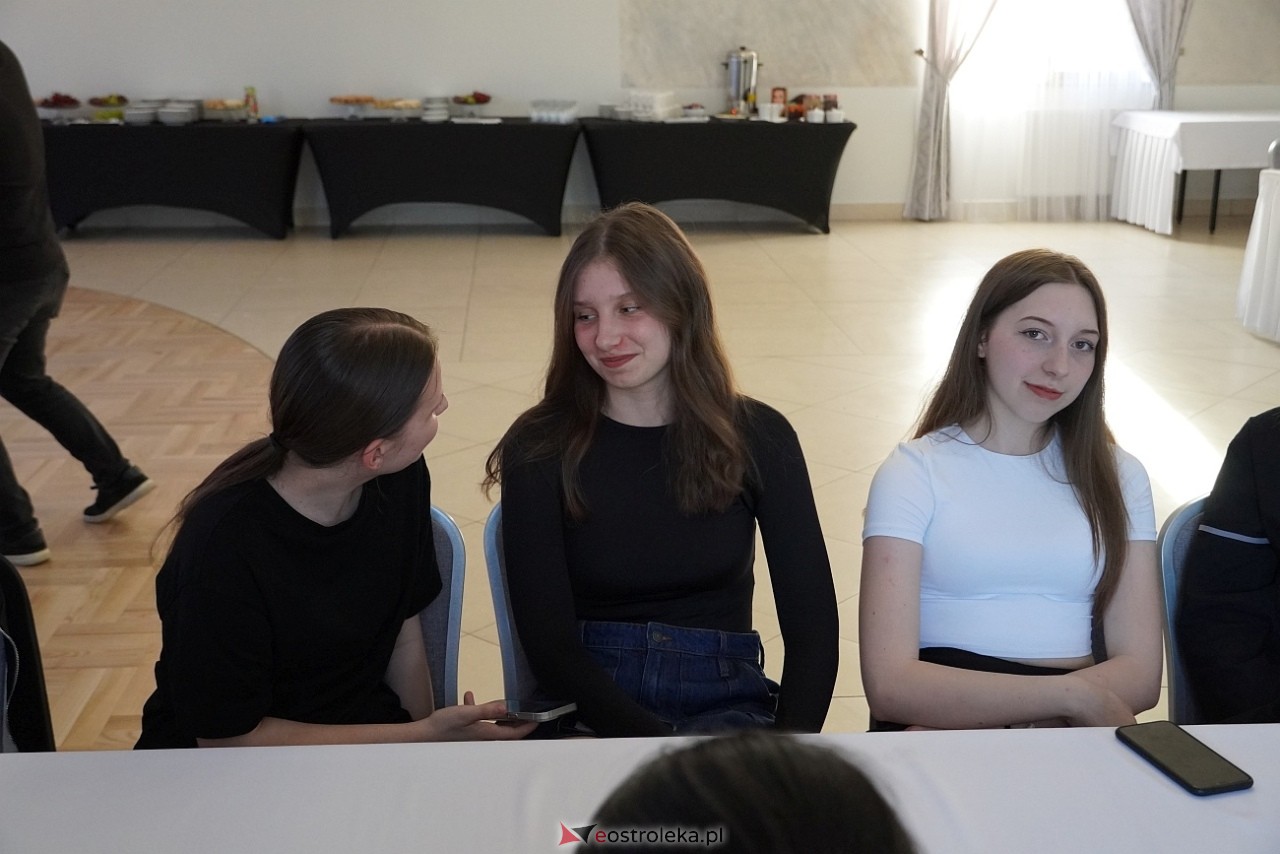 Erasmus Plus - wizyta uczniów z Rumunii i Turcji w III LO w Ostrołęce - zdjęcie #38 - eOstroleka.pl