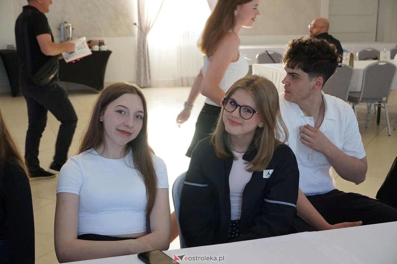 Erasmus Plus - wizyta uczniów z Rumunii i Turcji w III LO w Ostrołęce - zdjęcie #37 - eOstroleka.pl