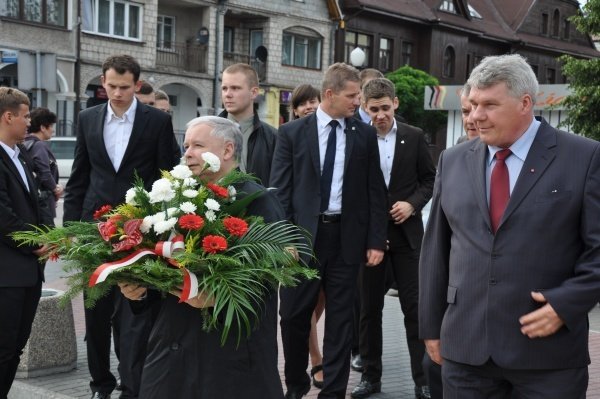 Jarosław Kaczyński w Ostrołęce (3 VII 2011) - zdjęcie #23 - eOstroleka.pl