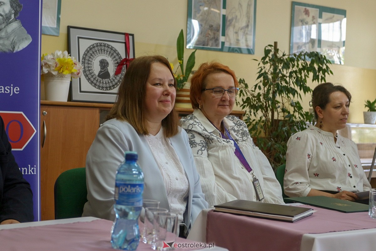 Czytanie Norwida w II LO w Ostrołęce [12.06.2024] - zdjęcie #23 - eOstroleka.pl