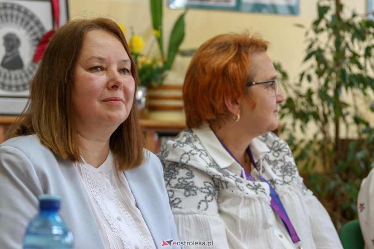 Czytanie Norwida w II LO w Ostrołęce [12.06.2024] - zdjęcie #14 - eOstroleka.pl