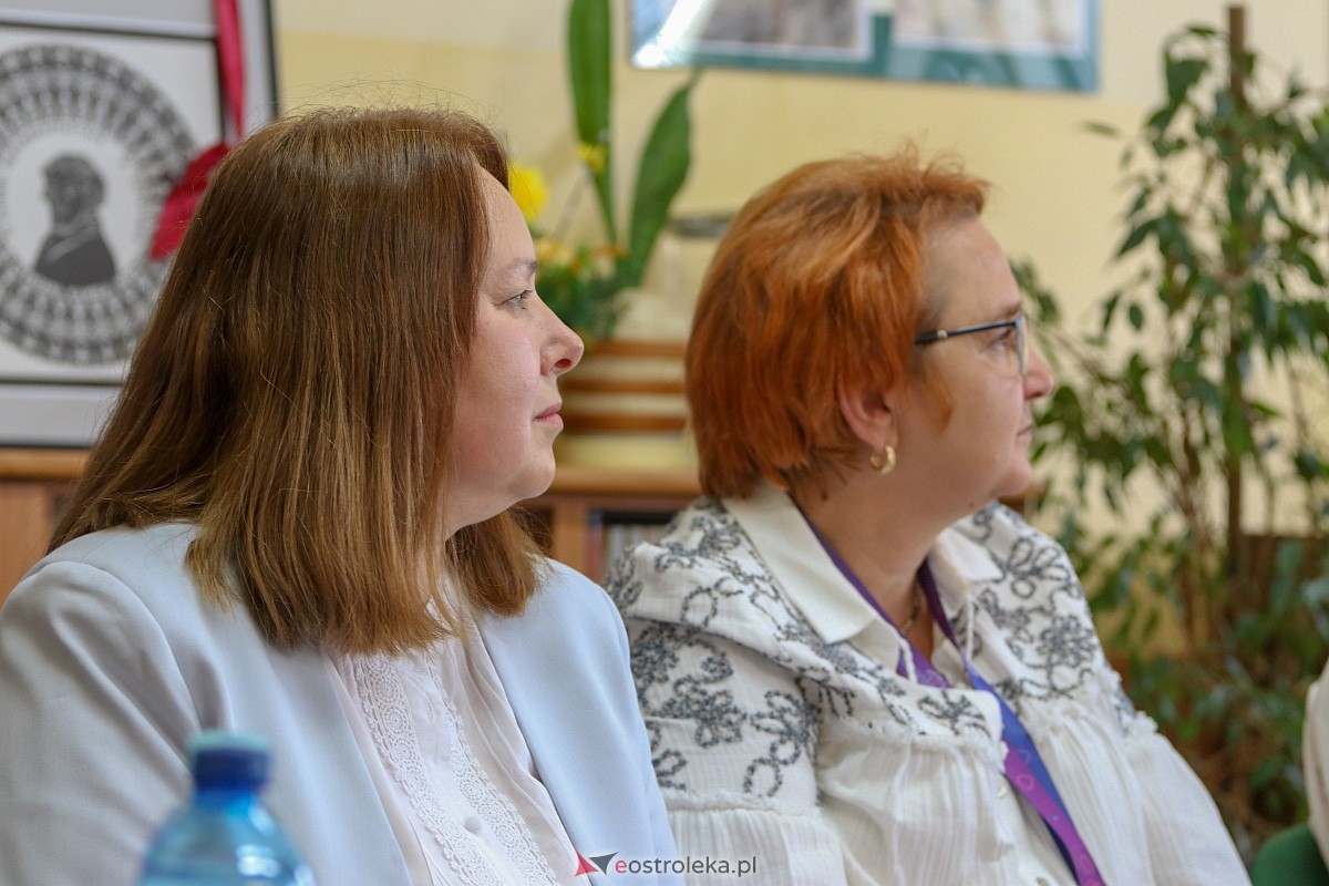Czytanie Norwida w II LO w Ostrołęce [12.06.2024] - zdjęcie #12 - eOstroleka.pl