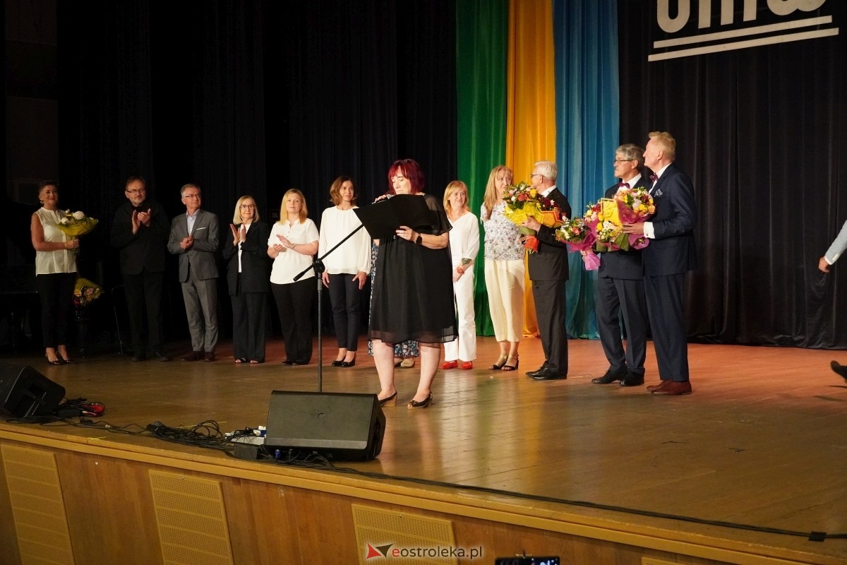 Ostrołęcki Uniwersytet Trzeciego Wieku żegna kolejny rok akademicki [12.06.2024] - zdjęcie #21 - eOstroleka.pl