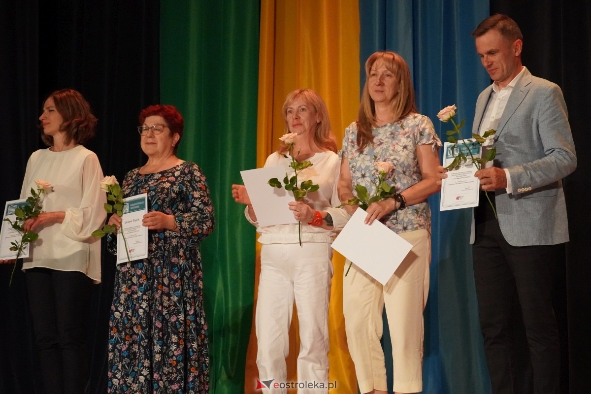 Ostrołęcki Uniwersytet Trzeciego Wieku żegna kolejny rok akademicki [12.06.2024] - zdjęcie #110 - eOstroleka.pl