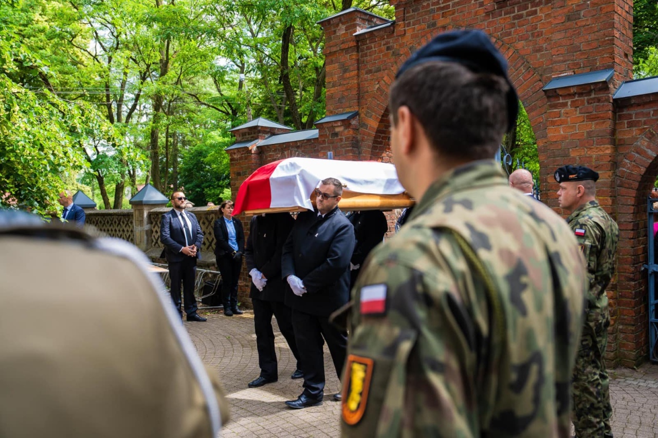 Pogrzeb Mateusza Sitka - fot. 1 Warszawska Brygada Pancerna [12.06.2024] - zdjęcie #8 - eOstroleka.pl