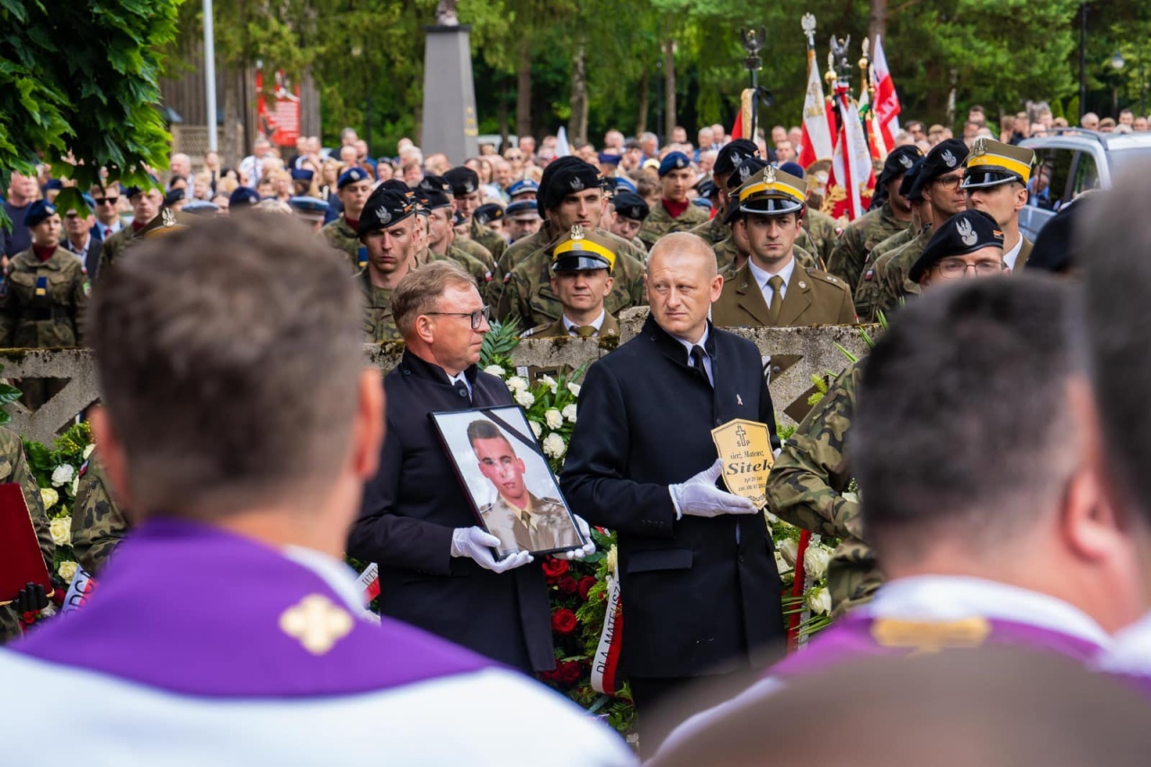 Pogrzeb Mateusza Sitka - fot. 1 Warszawska Brygada Pancerna [12.06.2024] - zdjęcie #12 - eOstroleka.pl