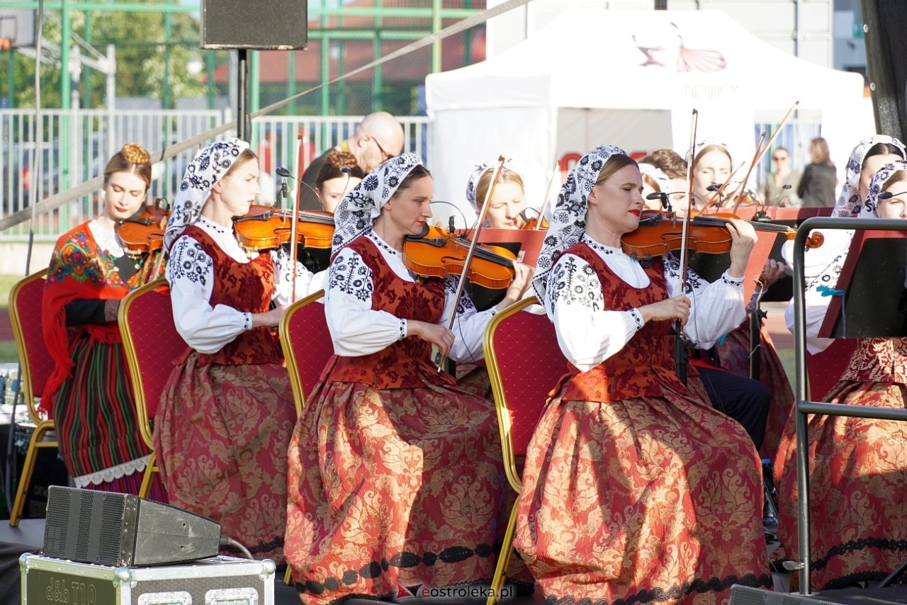Koncert Zespołu Pieśni i Tańca Mazowsze w Lelisie [12.06.2024] - zdjęcie #133 - eOstroleka.pl