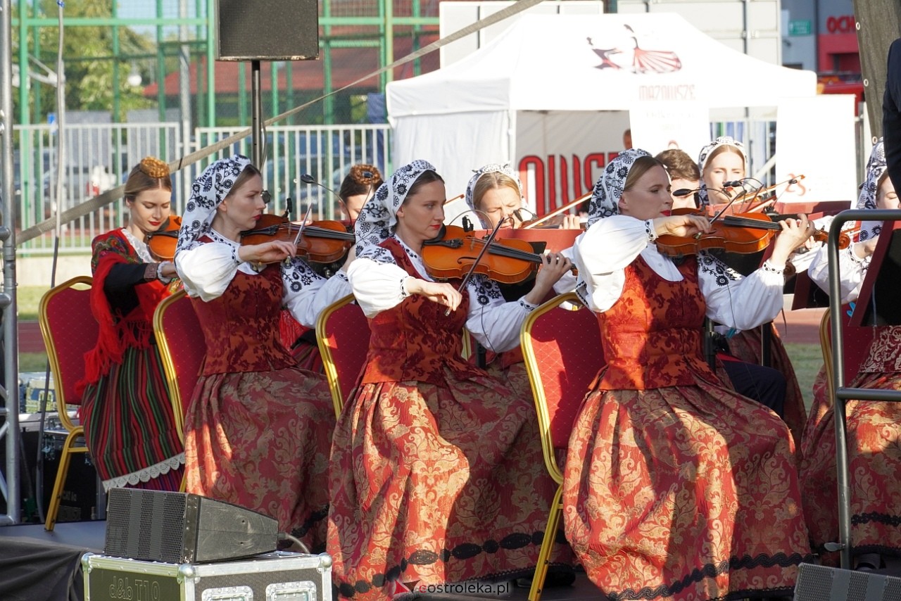 Koncert Zespołu Pieśni i Tańca Mazowsze w Lelisie [12.06.2024] - zdjęcie #97 - eOstroleka.pl