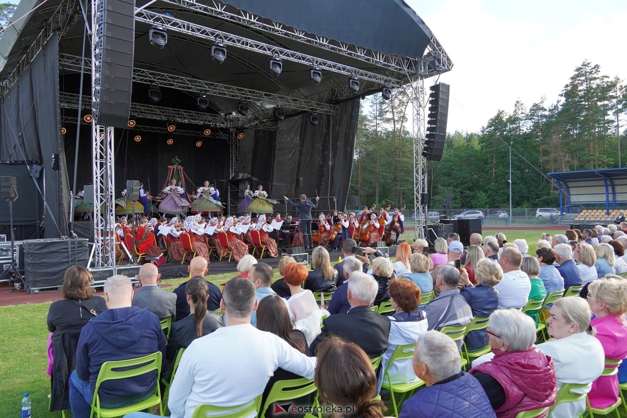 Koncert Zespołu Pieśni i Tańca Mazowsze w Lelisie [12.06.2024] - zdjęcie #73 - eOstroleka.pl