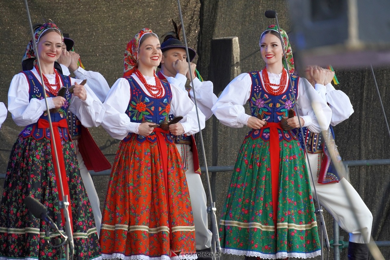 Koncert Zespołu Pieśni i Tańca Mazowsze w Lelisie [12.06.2024] - zdjęcie #1 - eOstroleka.pl