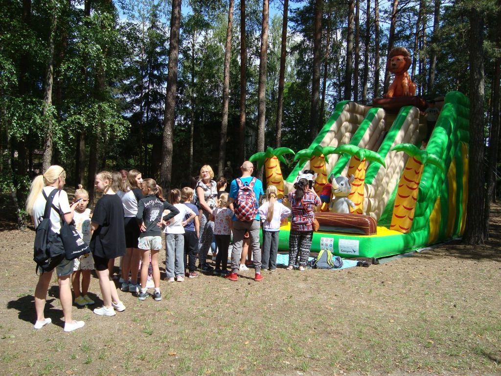 Święto Rodziny z Zespołem Placówek Wsparcia Dziennego w Zagrodzie Kurpiowskiej [08.06.2024] - zdjęcie #8 - eOstroleka.pl