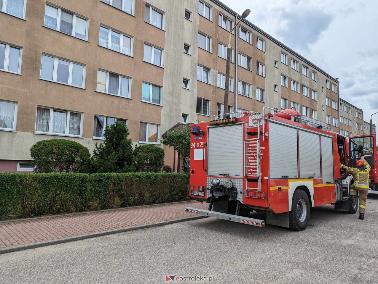 Strażacka akcja w bloku przy Sienkiewicza [13.06.2024] - zdjęcie #13 - eOstroleka.pl