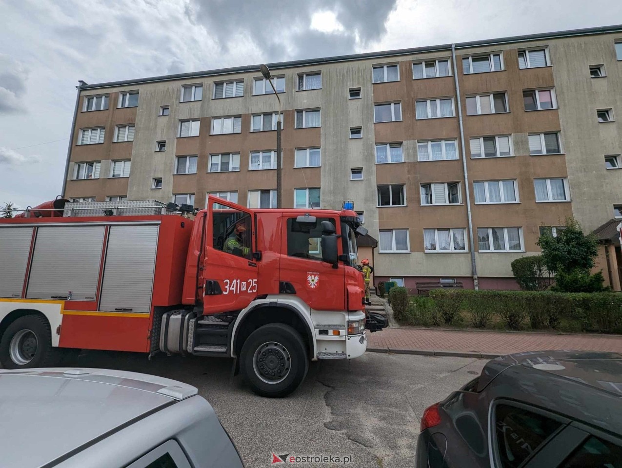 Strażacka akcja w bloku przy Sienkiewicza [13.06.2024] - zdjęcie #12 - eOstroleka.pl