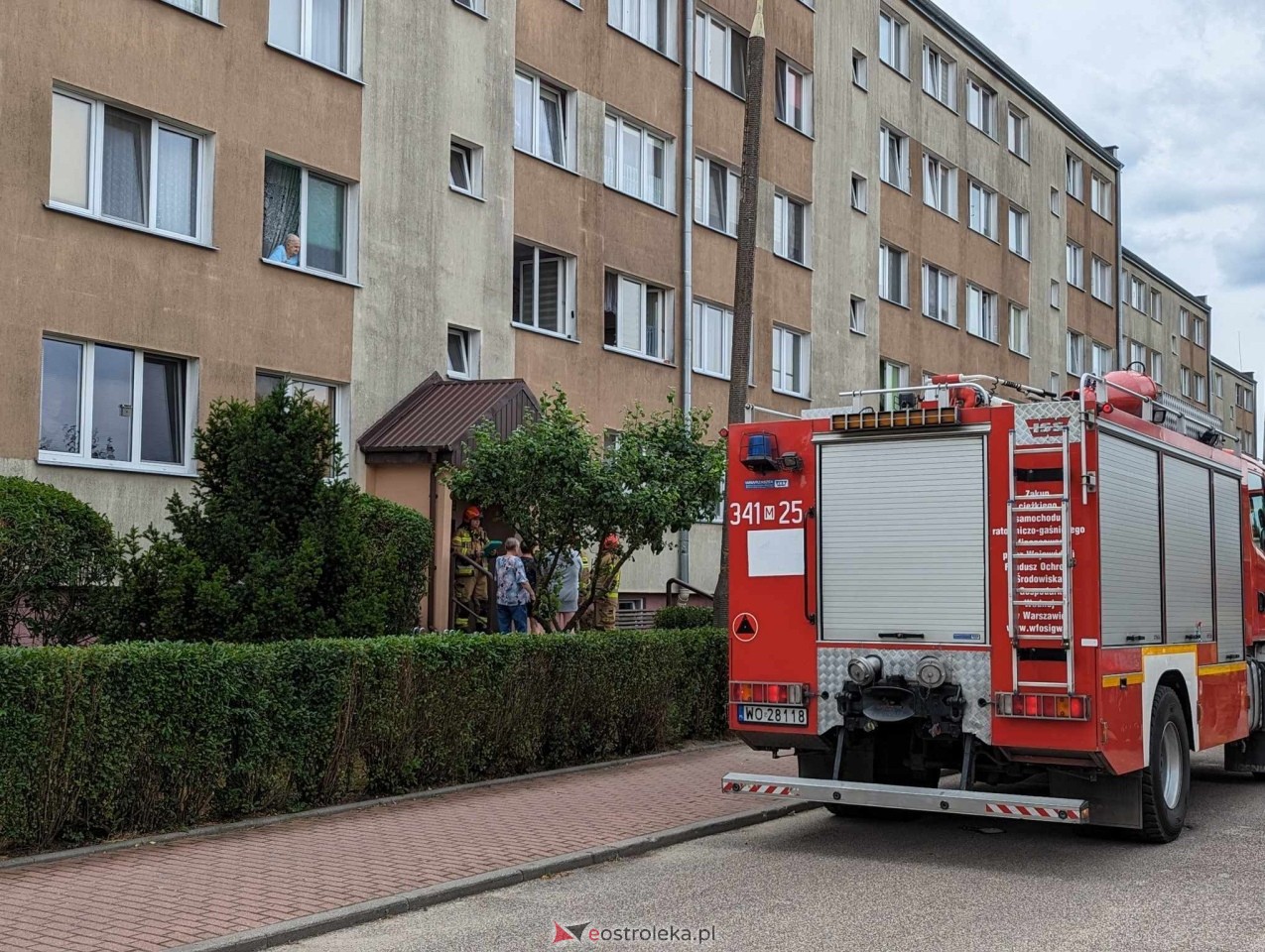 Strażacka akcja w bloku przy Sienkiewicza [13.06.2024] - zdjęcie #11 - eOstroleka.pl