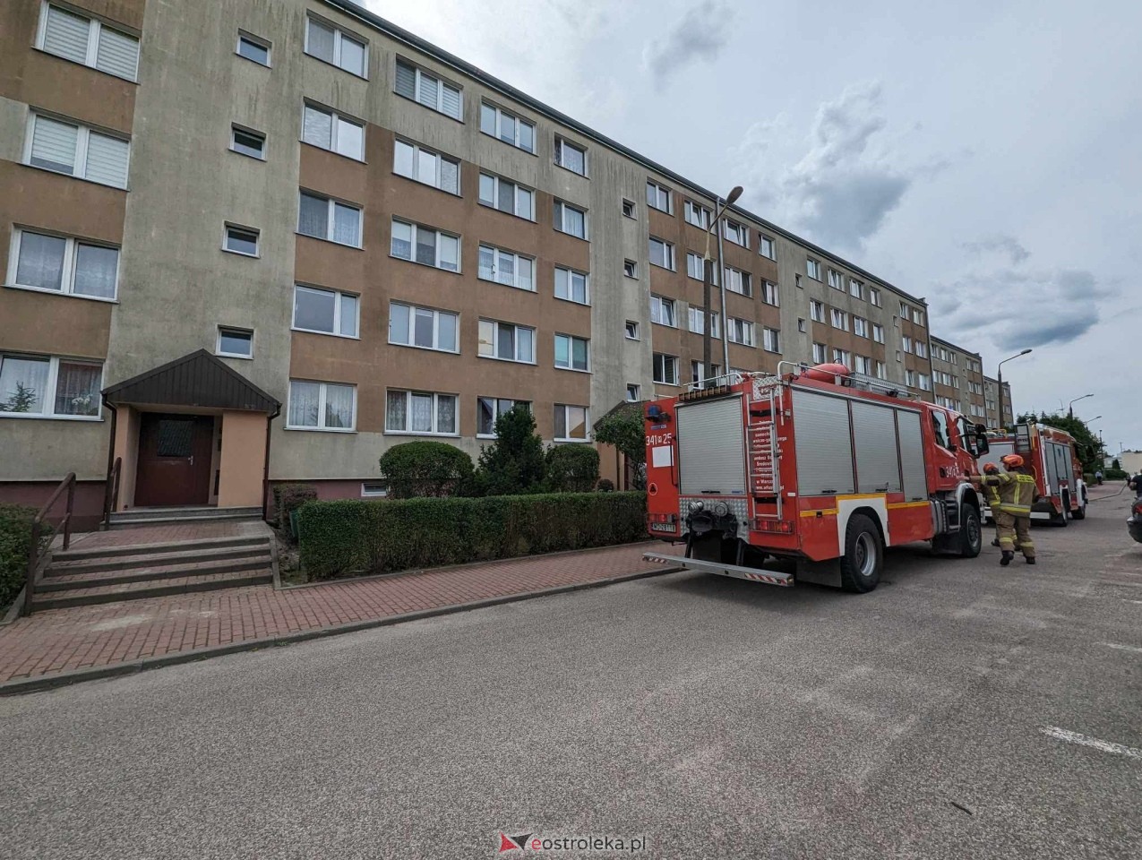 Strażacka akcja w bloku przy Sienkiewicza [13.06.2024] - zdjęcie #4 - eOstroleka.pl