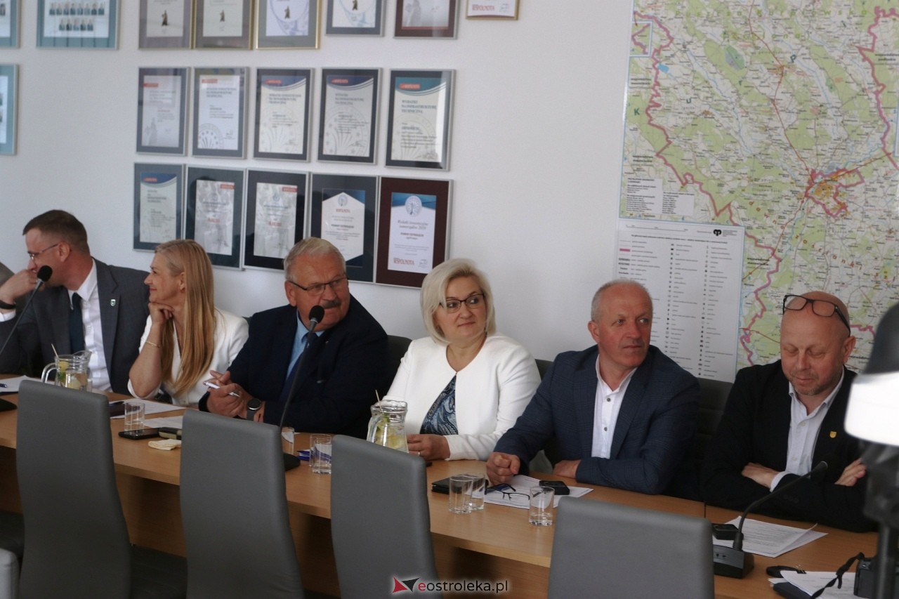 II sesja Rady Powiatu w Ostrołęce [13.06.2024] - zdjęcie #10 - eOstroleka.pl