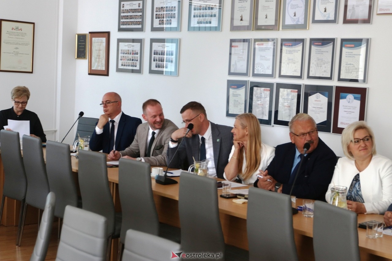 II sesja Rady Powiatu w Ostrołęce [13.06.2024] - zdjęcie #9 - eOstroleka.pl