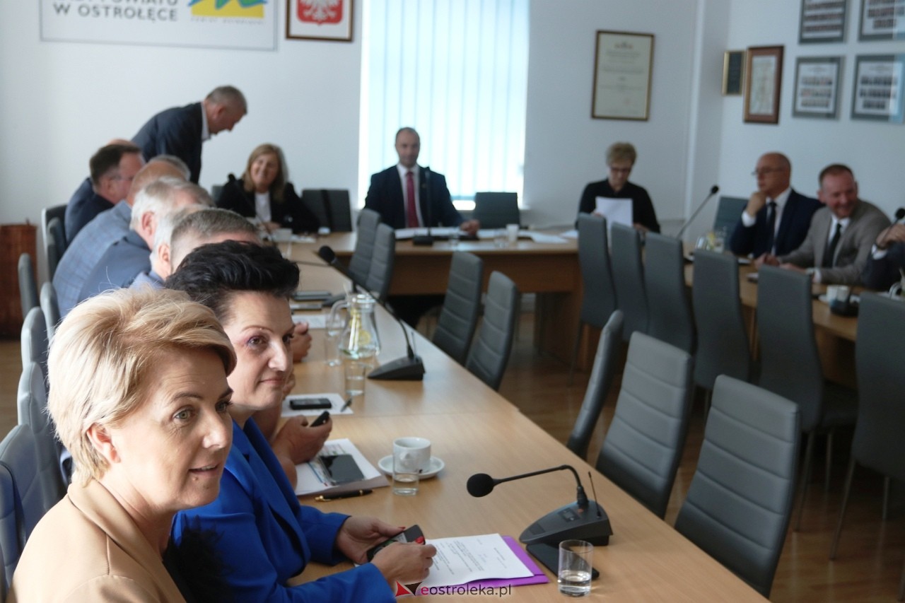 II sesja Rady Powiatu w Ostrołęce [13.06.2024] - zdjęcie #8 - eOstroleka.pl