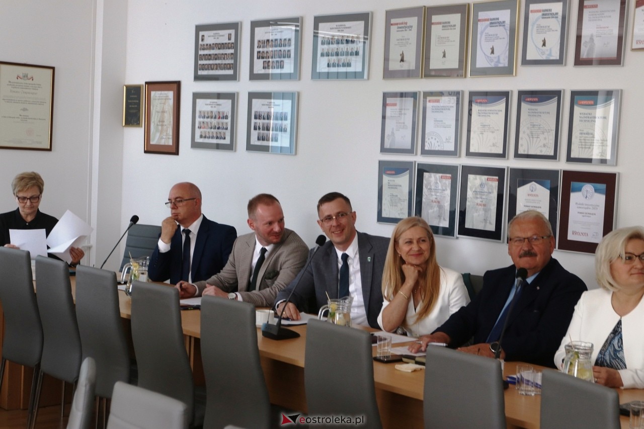 II sesja Rady Powiatu w Ostrołęce [13.06.2024] - zdjęcie #6 - eOstroleka.pl