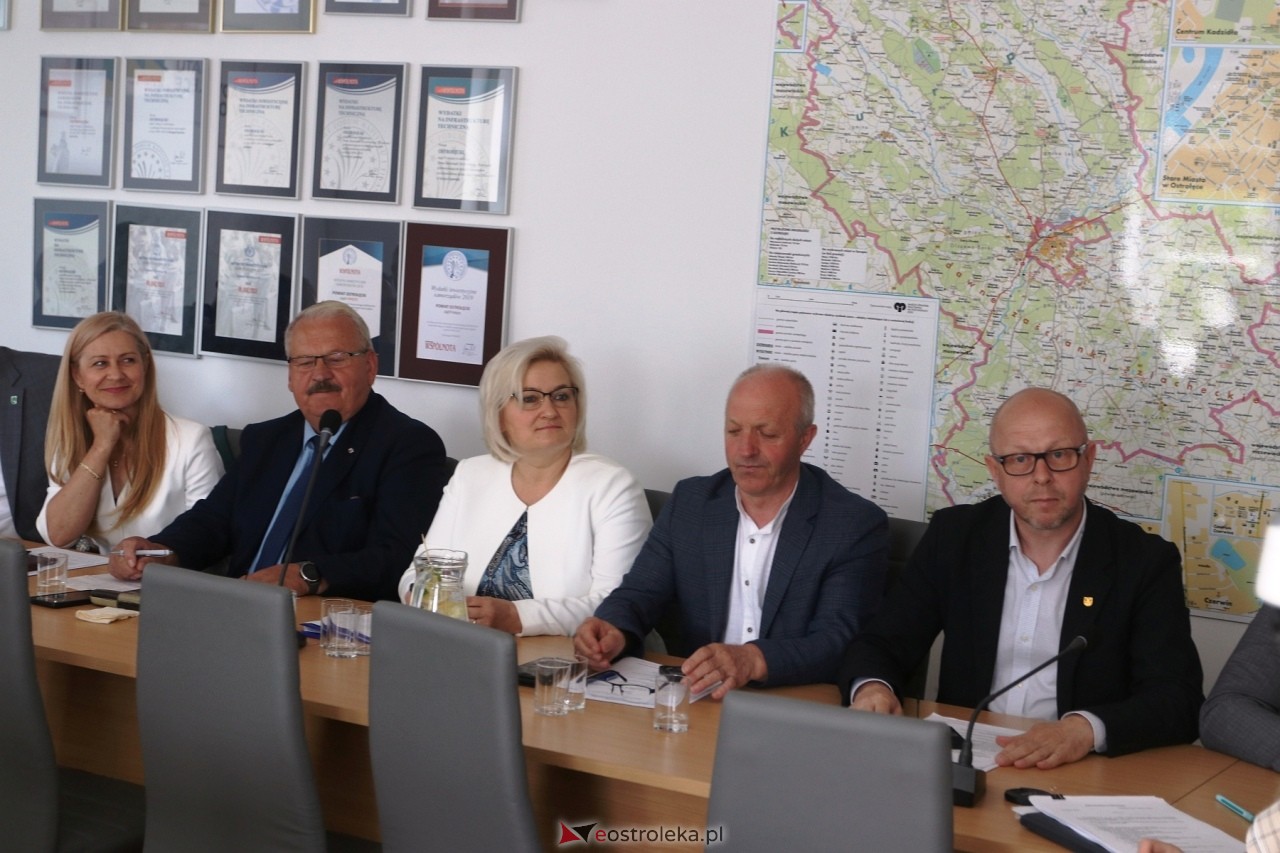 II sesja Rady Powiatu w Ostrołęce [13.06.2024] - zdjęcie #5 - eOstroleka.pl