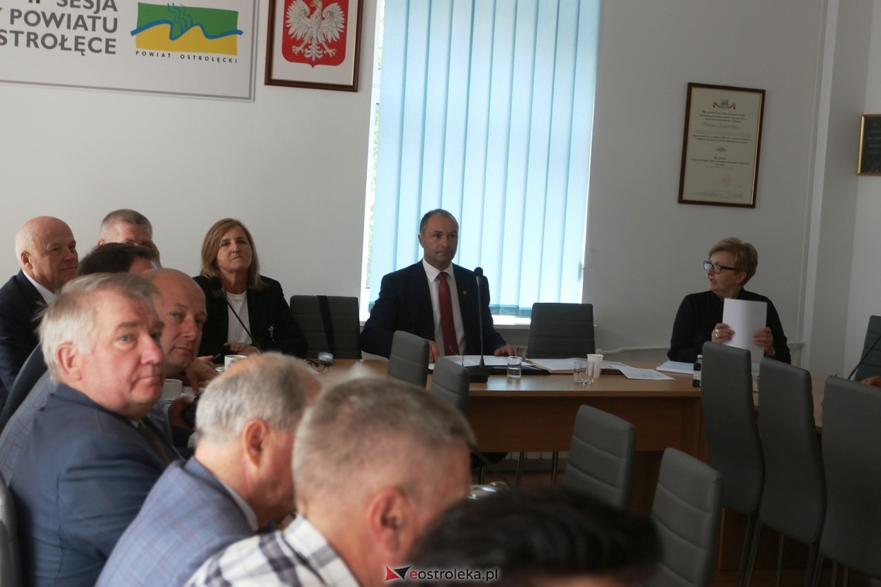 II sesja Rady Powiatu w Ostrołęce [13.06.2024] - zdjęcie #3 - eOstroleka.pl