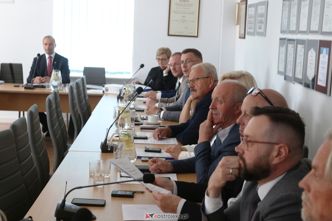 II sesja Rady Powiatu w Ostrołęce [13.06.2024] - zdjęcie #1 - eOstroleka.pl