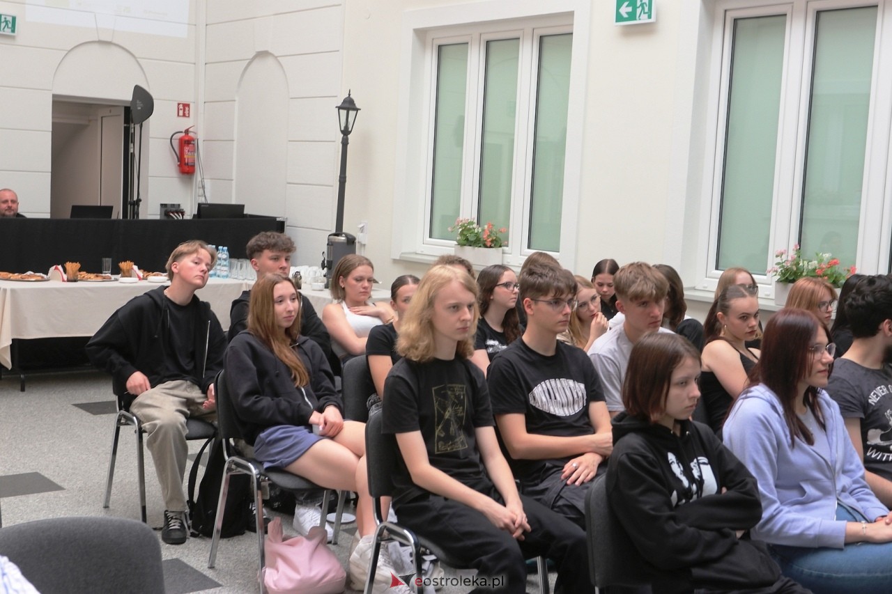 Konferencja naukowa „Dzieje militarne powiatu ostrołęckiego” [13.06.2024] - zdjęcie #4 - eOstroleka.pl