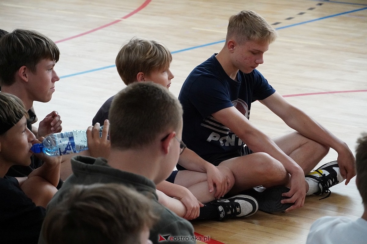 Warsztaty aktorskie z Katarzyną Gałązką w Szkole Podstawowej w Białobieli [13.06.2024] - zdjęcie #30 - eOstroleka.pl